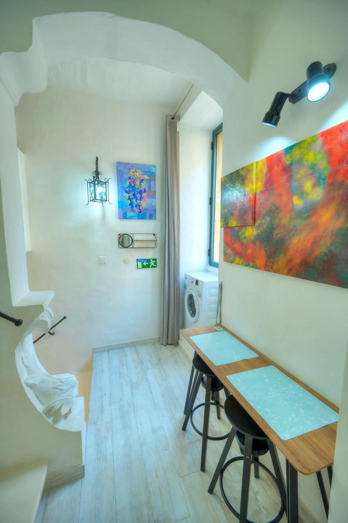 Charming 3 Storey Apartment In Valletta Centre, Ngri1-1 Esterno foto